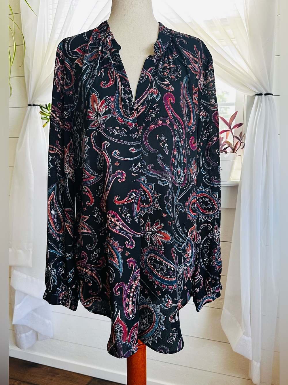 Olivaceous long-sleeve paisley print blouse. 
Size Large
